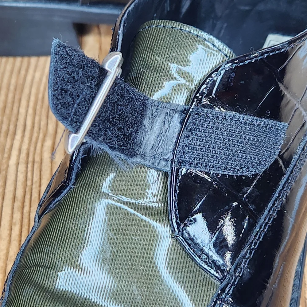 Brighton Patent Shine Black and Green Buckle Loafer Size‎ 6